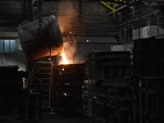 Hala odlewni krakowskiego Metalodlewu na terenie huty ArcelorMittal Poland w Krakowie