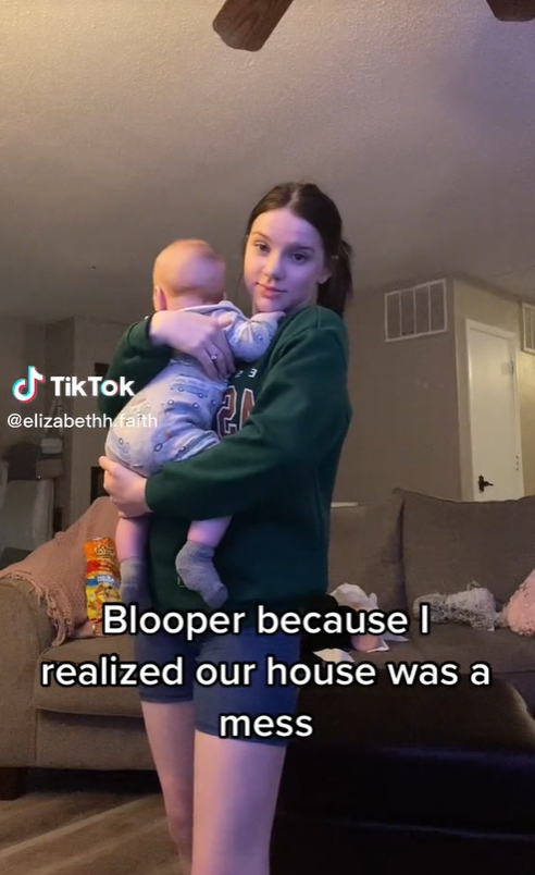 Elizabeth so svojím synčekom šokuje internet.
