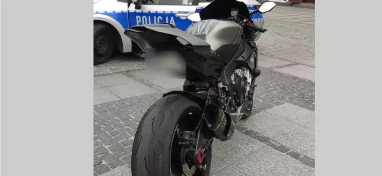 Uciekał motocyklem 170 km/h po mieście. Następnego dnia jechał w pielgrzymce [Nagranie]