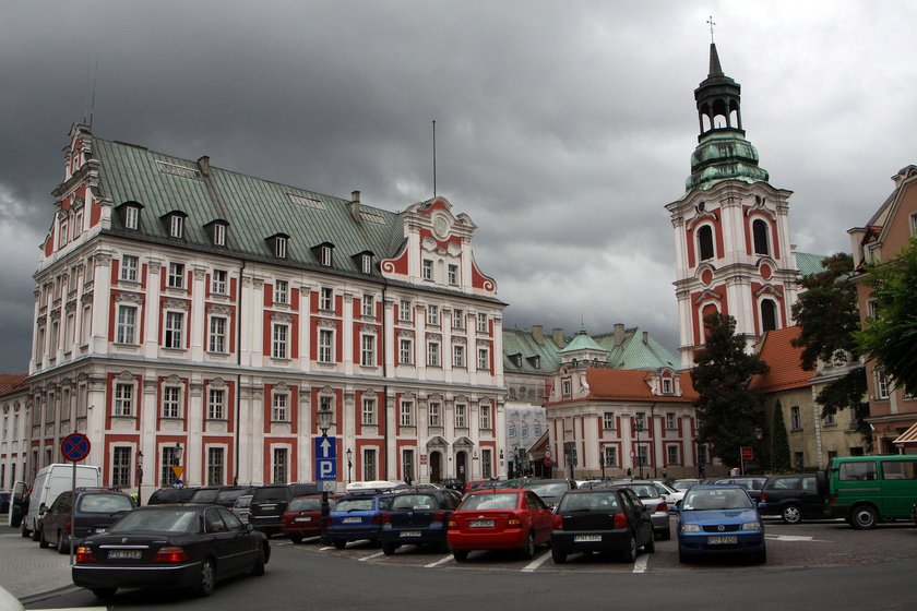 Archeolodzy wkroczą na plac Kolegiacki w Poznaniu