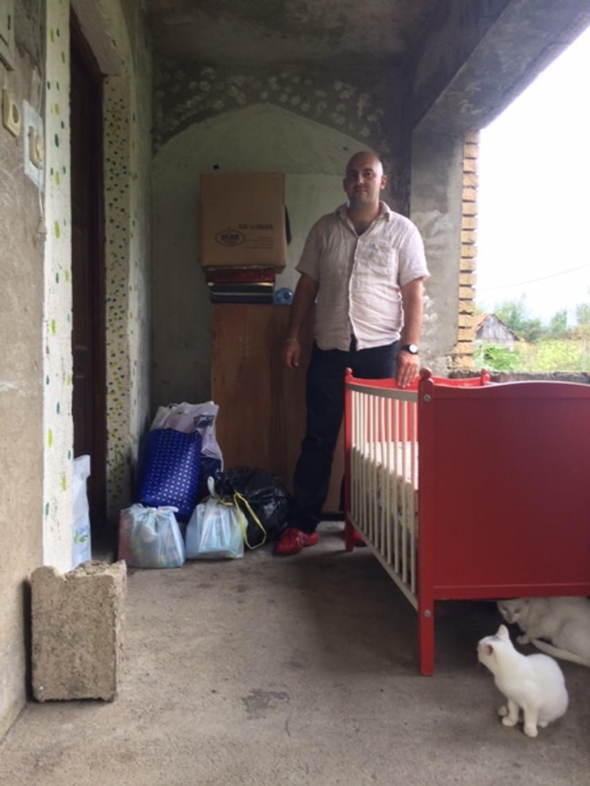 Adem Begović dovezao prikupljenu pomoć za porodicu Rajkovača