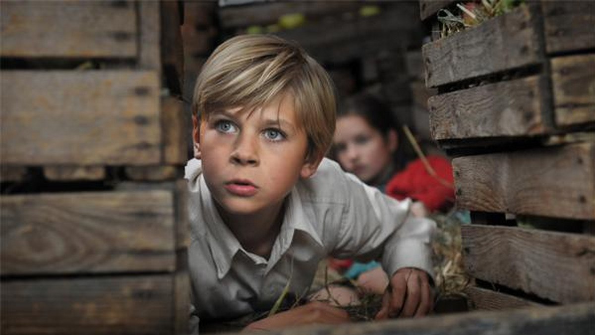 14-letni Marcin Walewski zagra u boku aktorki Very Farmigi, nominowanej do Oscara za rolę w dramacie obyczajowym "W chmurach" Jasona Reitmana. Polak i Amerykanka wystąpią razem w filmie "Closer to the Moon".