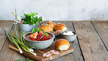 pyszny obiad na środę. podajemy przepis, ty gotujesz. barszcz czerwony