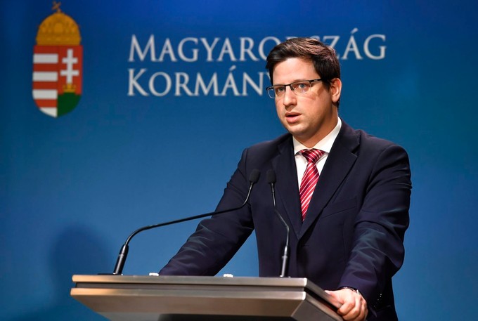 Gulyás Gergely: 2,5 millió beoltott kell a nyitáshoz