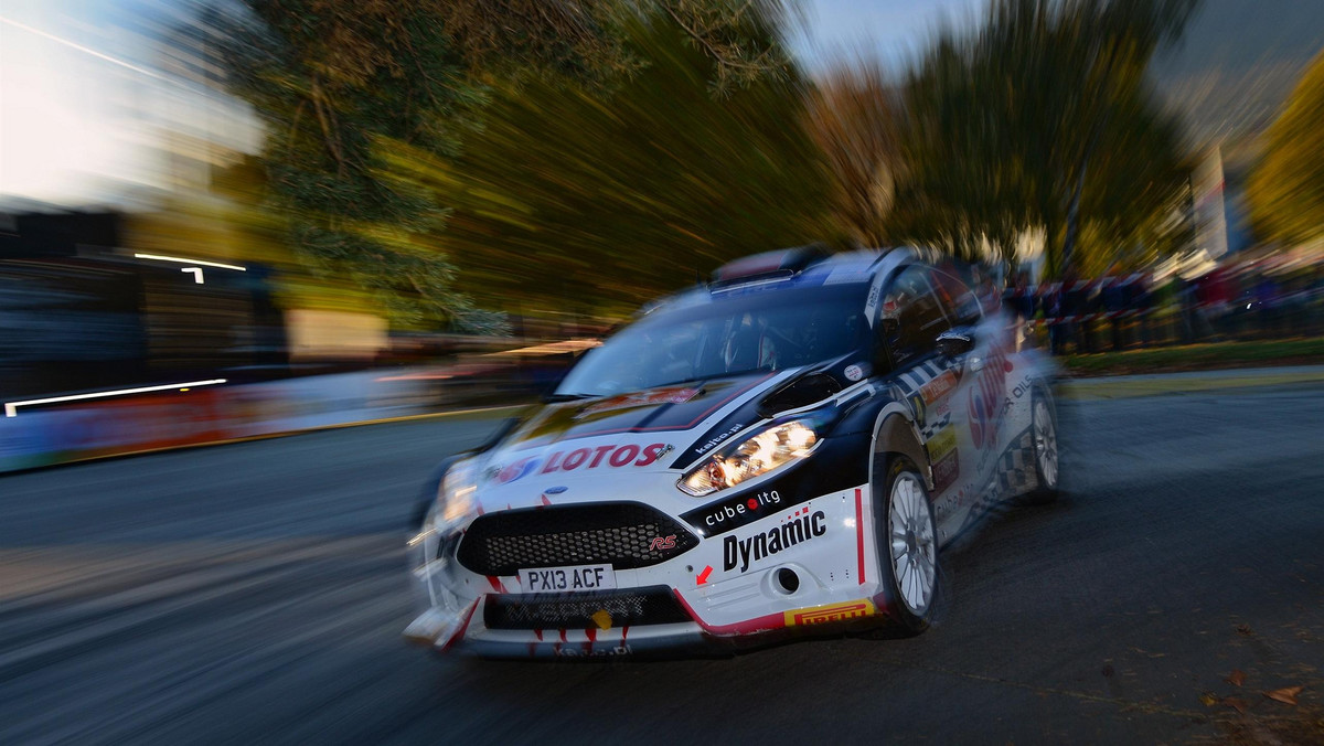 To nie był dobry weekend dla polskich rajdów. Robert Kubica zajął dopiero 17. miejsce w Hiszpanii (WRC), Kajetan Kajetanowicz wycofał się z Rallye Du Valais w Szwajcarii (ERC). Dla Kubicy oznaczało to stratę szansy na – być może – najlepszy wynik w karierze, dla Kajetanowicza koniec marzeń o tytule mistrza Europy w sezonie 2014.