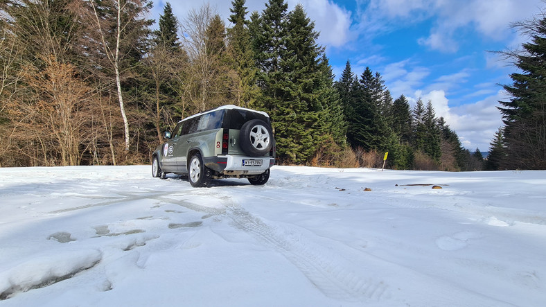 Land Rover Defender 110