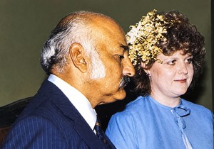 Helen Simons i Mukaram Džah