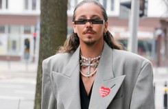 Michał Szpak pokazuje goły pośladek w USA. Nie obyło się bez krytyki [FOTO]