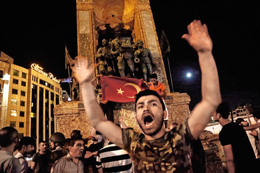 Pacifikovanje armije: Deo vojske neuspešno je pokušao, kako su naveli, da oružjem spasi demokratiju