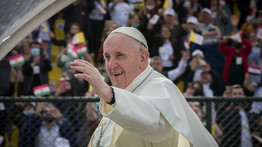 Ferenc pápa szentmisét tart a Hősök terén
