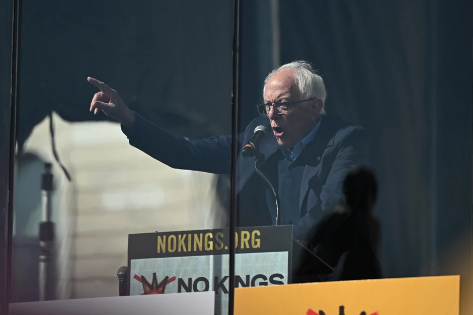 "Ovo su buncanja opasne i mentalno neuravnotežene osobe", rekao je Berni Sanders komentarišući Trampove pretnje Iranu