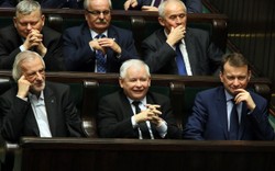 Niemiecki dziennik "Handelsblatt": Merkel powinna spotkać się z Kaczyńskim