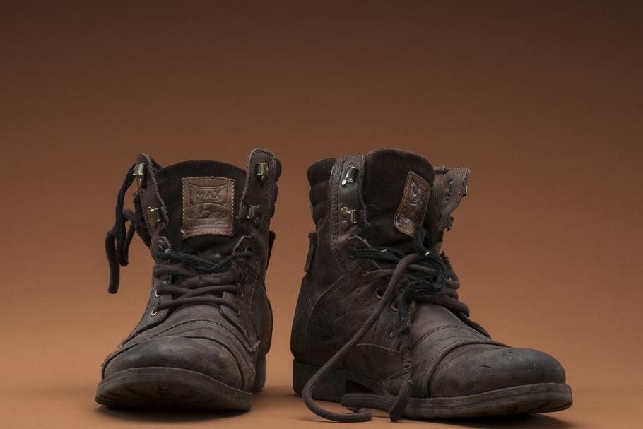 Porządne i ciepłe buty mogą zwiększyć szansę bezdomnych na przetrwanie w sezonie jesienno-zimowym