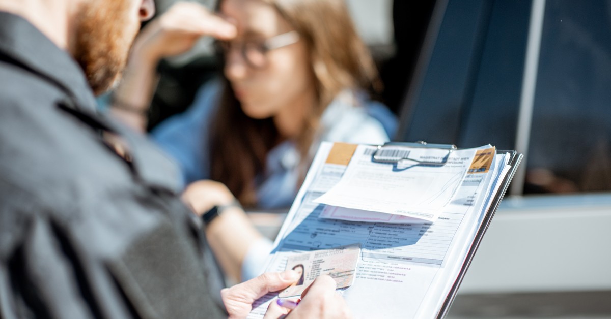Słony mandat za… nawigację. Kierowcy w szoku, a policja nie ma litości