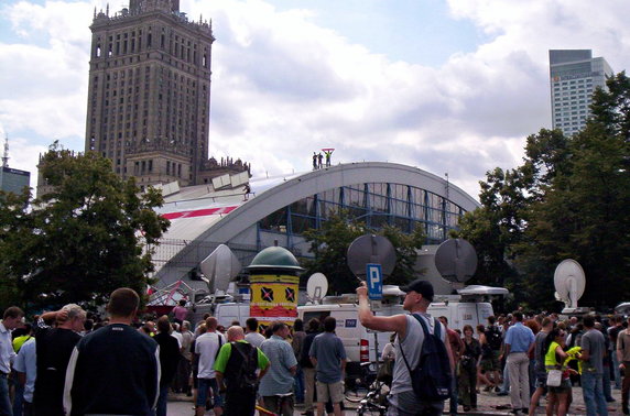 21 lipca 2009 - Kupieckie Domy Towarowe zamknięte. W atmosferze protestów zaczyna się eksmisja najemców. Źródło: PAP - Polska Agencja Prasowa 