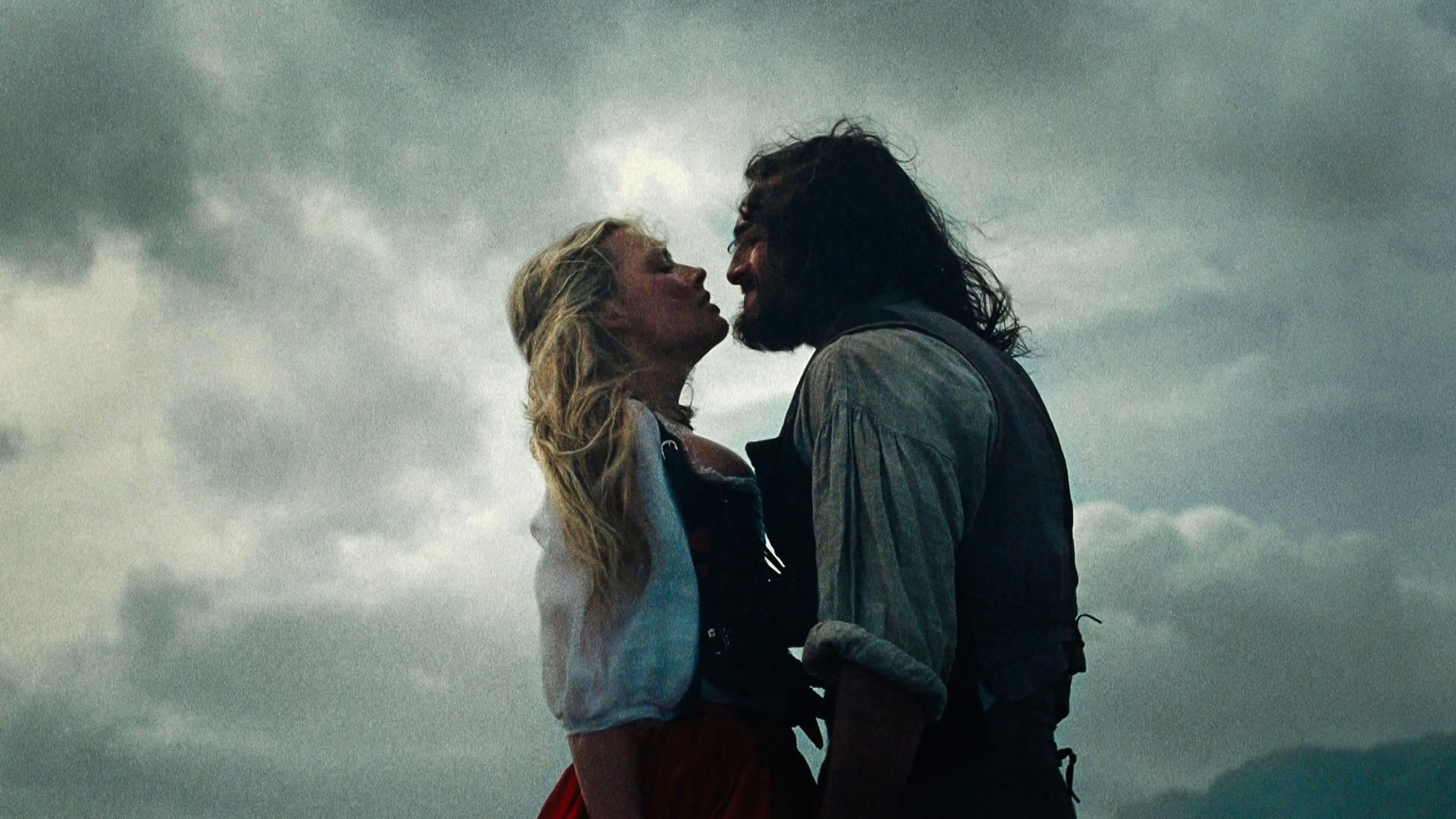 Búrlivé výšiny opäť prichádza v novom prevedení, s Margot Robbie a Jacobom Elordim