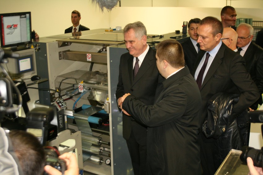 Tomislav Nikolić u novom pogonu italijanske kompanije "Lamp East"