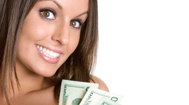 A fiatalok leginkább készpénzben trtják a megtakarításaikat  / Fotó: Shutterstock