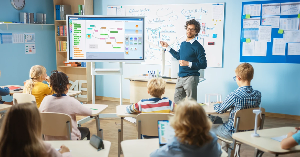 Wynagrodzenie za niezrealizowane godziny coraz bliżej. MEN tłumaczy nowe przepisy Karty Nauczyciela