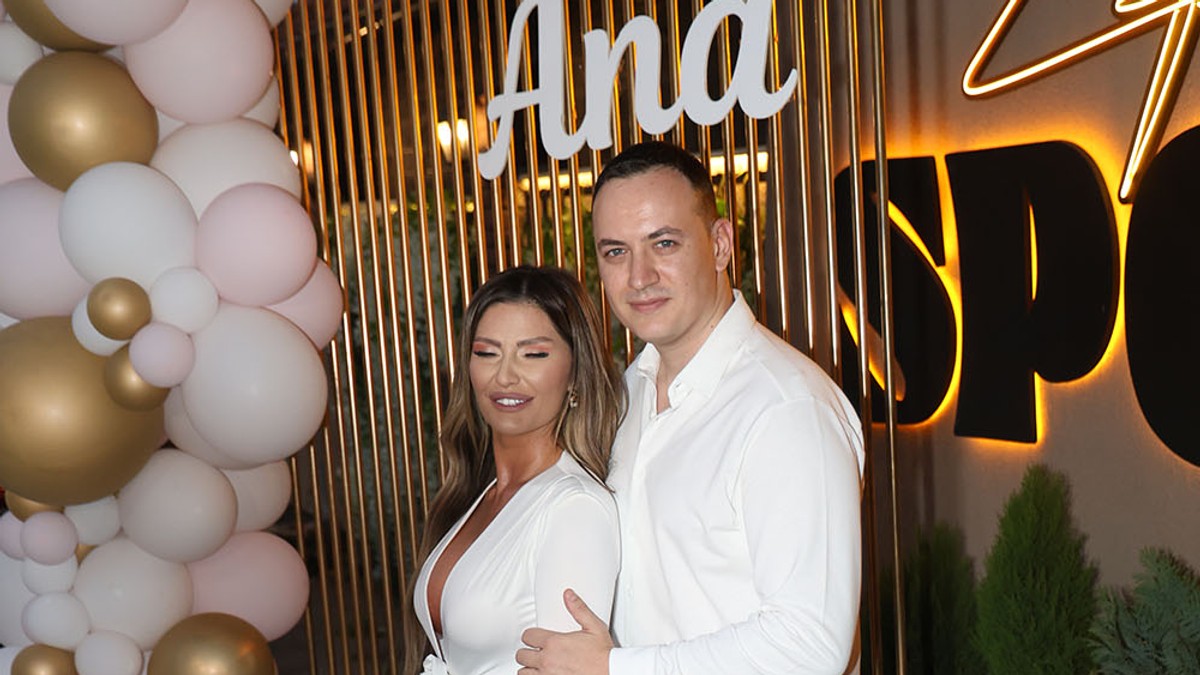 Ana, Mirče