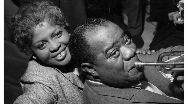 Louis Armstrong, feleségével, Lucille-lal egy rendezvényen 1960 októberében / Fotó: Getty Images