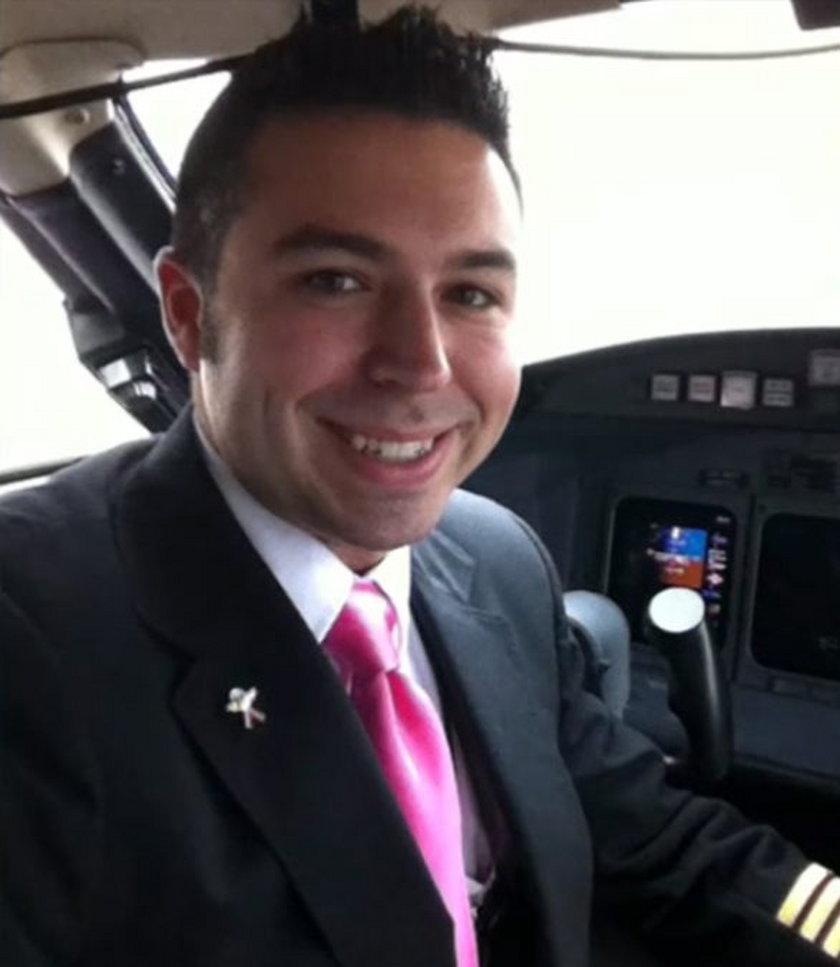 Pilot zawrócił samolot, by rodzina doleciała na pogrzeb