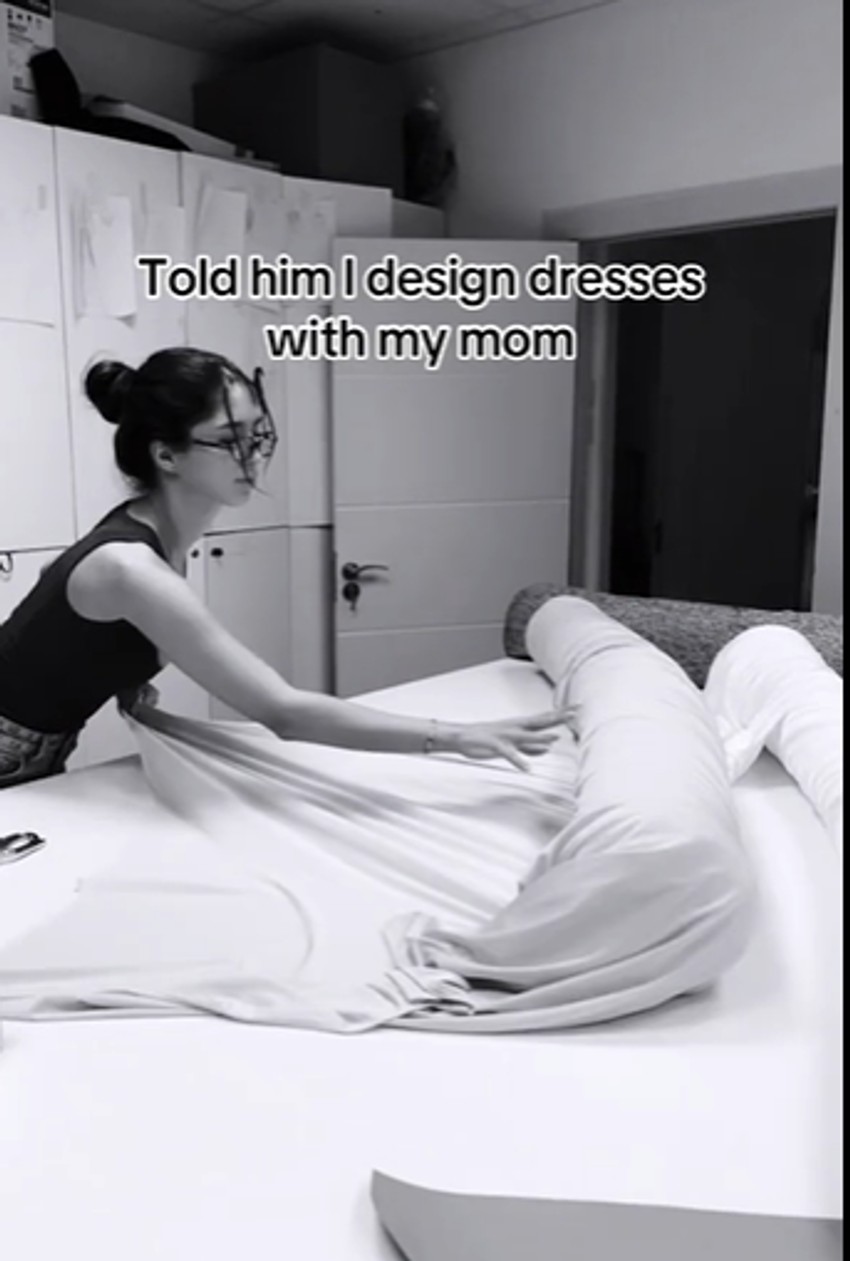 Đina Džinović u ateljeu