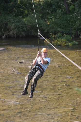 Oprócz zmagań z naturą...