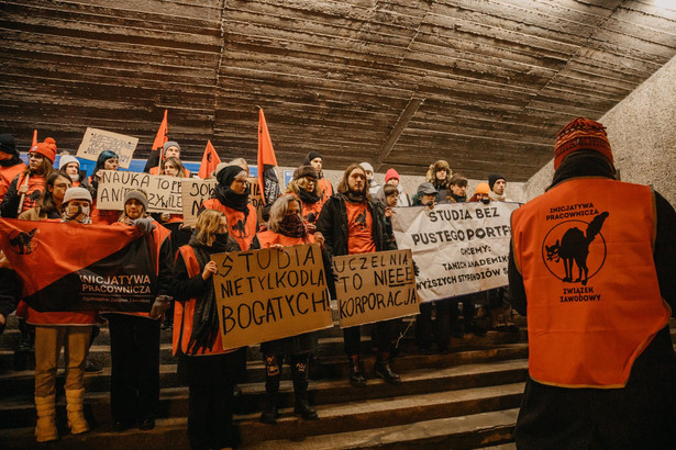 Protest w poznańskiej Jowicie. Fot. Poznańskie Koło Młodych Inicjatywy Pracowniczej