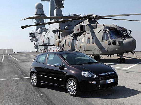 Fiat Punto Evo to nowe silniki - turbodiesel Multijet drugiej generacji 1,3 l i benzynowy motor 1,4 l, wyposażony w technologię MultiAir