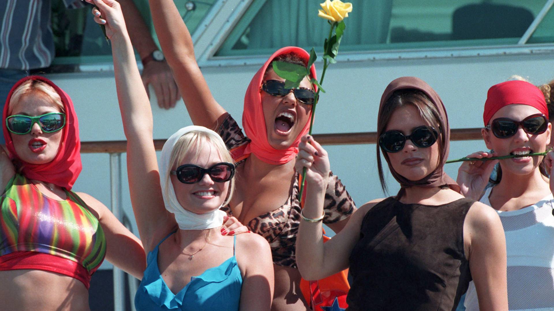 W Cannes pozowały jak światowe gwiazdy, sławę zyskały dopiero rok później. To zdjęcie Spice Girls przeszło do historii