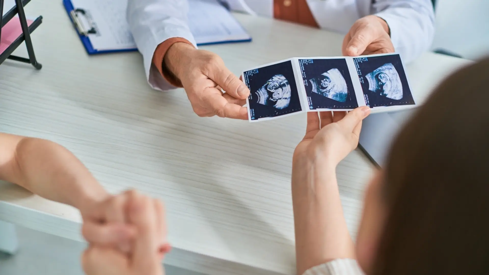 Lekarz zapłodnił pacjentki podczas in vitro. Użył swojego nasienia