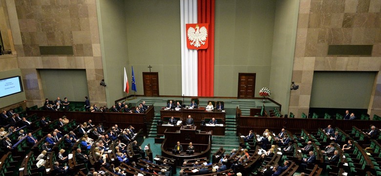 Sejm zajmie się w czwartek trzema projektami ws. TK. Oto SZCZEGÓŁY