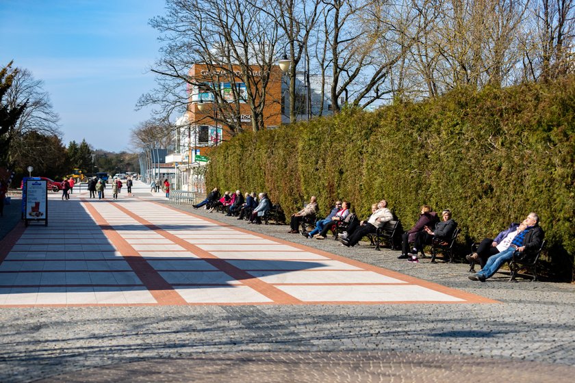 Świnoujście - zamknięte sklepy i hotele w kurorcie