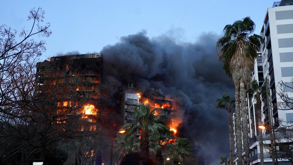 Egy 15 napos csecsemő is meghalt a valenciai háztűzben