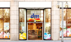 W Polsce będzie jeszcze więcej chemii z Niemiec. Gigant otwiera drogerię nad Wisłą