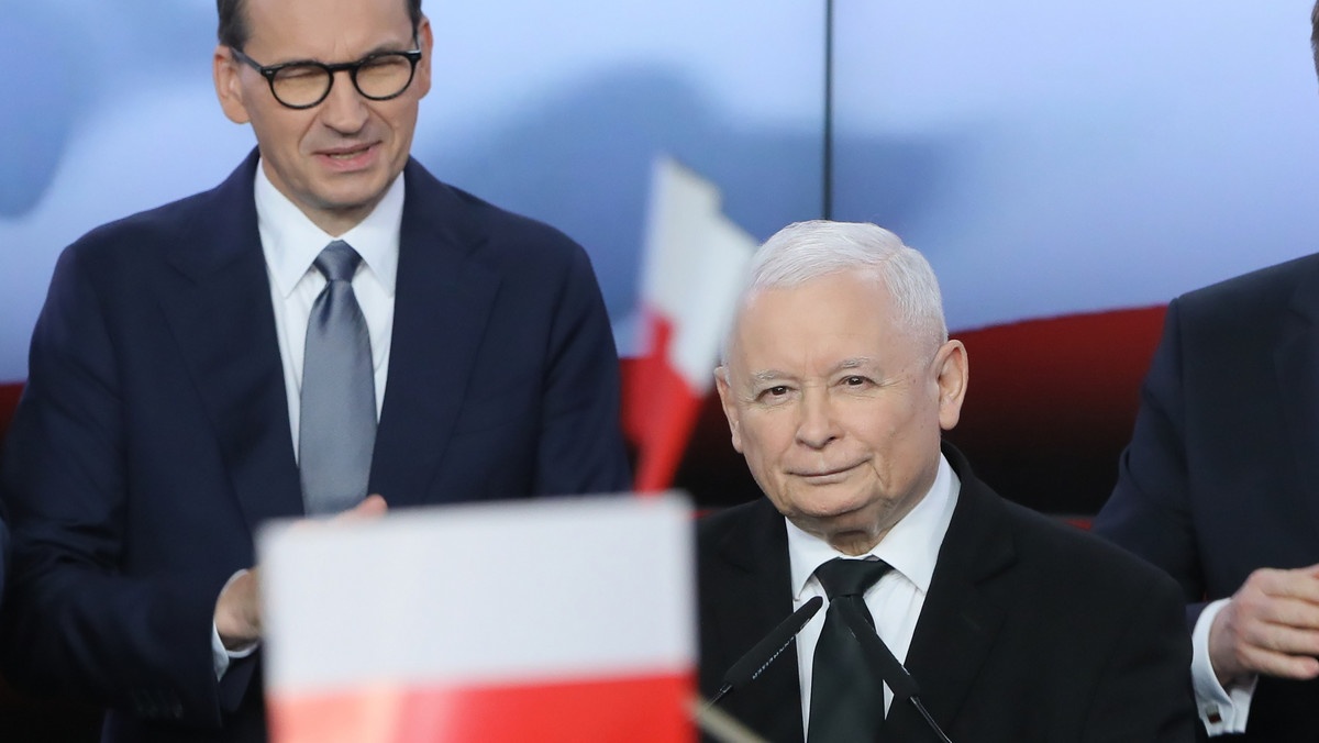 Jarosław Kaczyński stawia pułapki. "W partii zaczynają się odzywać różne głosy"