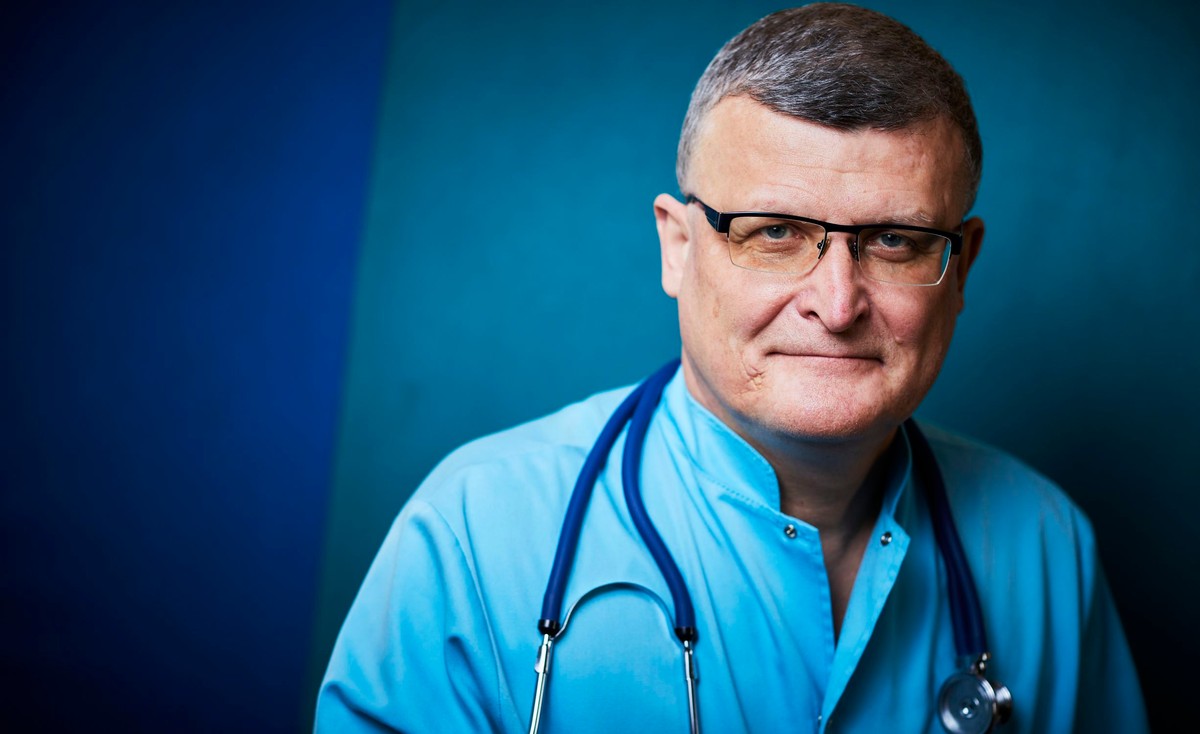 dr Paweł Grzesiowski