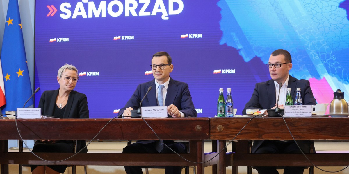 GUS podliczył deficyt i zadłużenie sektora instytucji rządowych i samorządowych w 2022 r. w relacji do PKB.