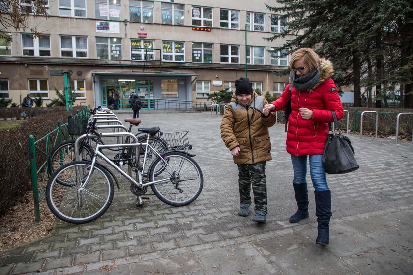 Urzędnicy zagrodzili dzieciom drogę do szkoły