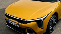 nowa kia trzęsie rynkiem: jest ładna, szybka i wygodna. cena hitem