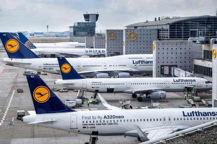 Lufthansa zwolni co piątego kierownika