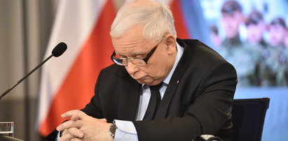Dziwne zachowanie Jarosława Kaczyńskiego. Czy to jakieś niepokojące symptomy? Zobacz nagranie