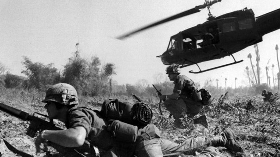 Bitwa w dolinie la Drang była pierwszą duża bitwą Amerykanów w Wietnamie (wikipedia).