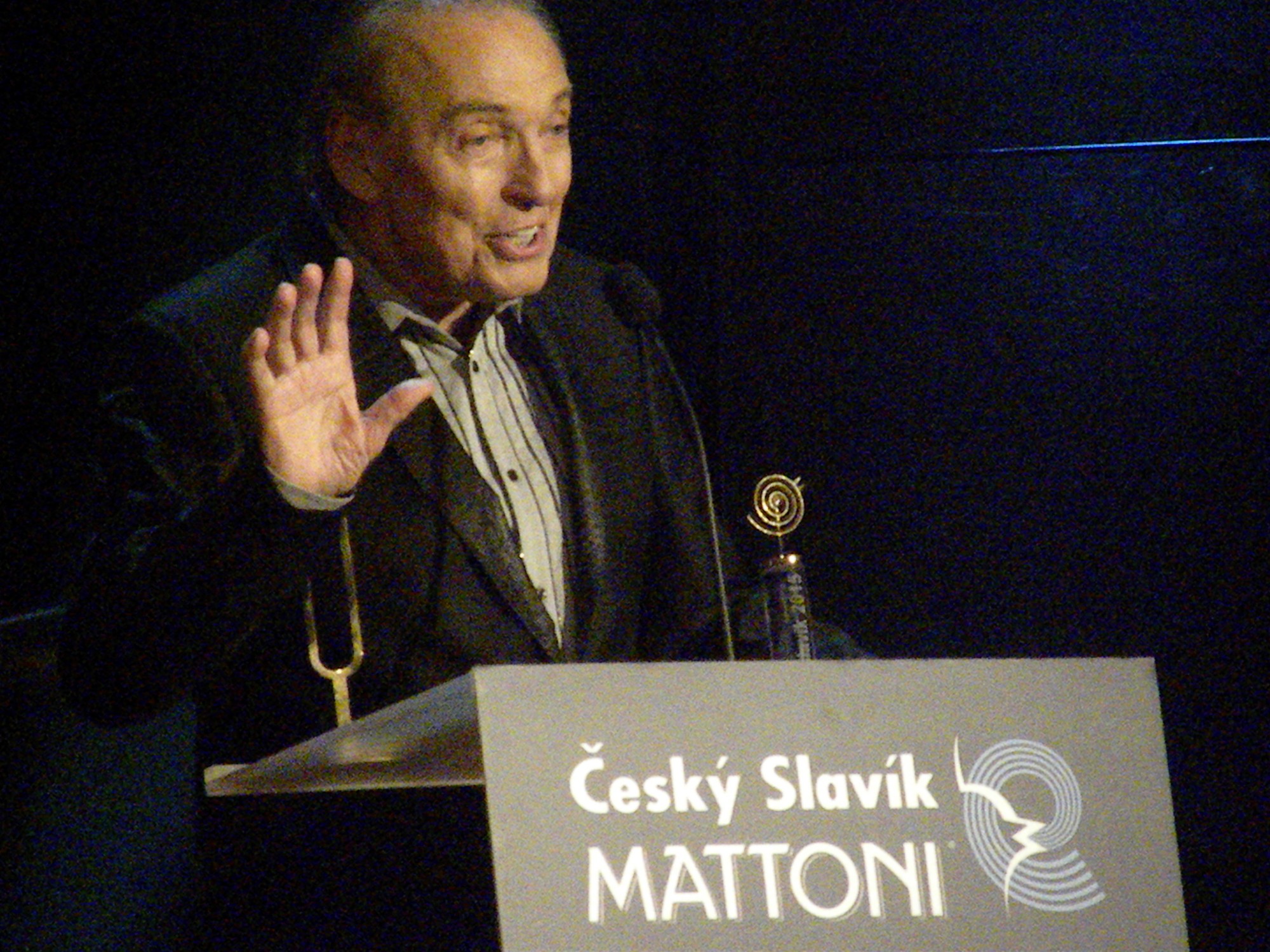 Český spevák Karel Gott.