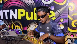 DJ Bugy on set at the MTN Pulse Weekendi activation at Nalikka Hostel in Makerere Kikoni last weekend