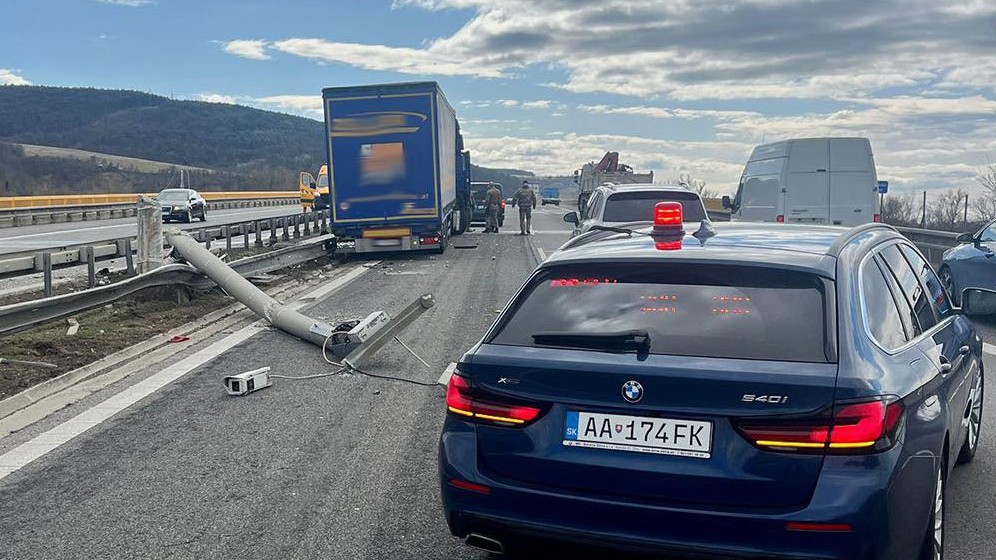 Na diaľnici D1 došlo k vážnej nehode. (Ilustračné foto)