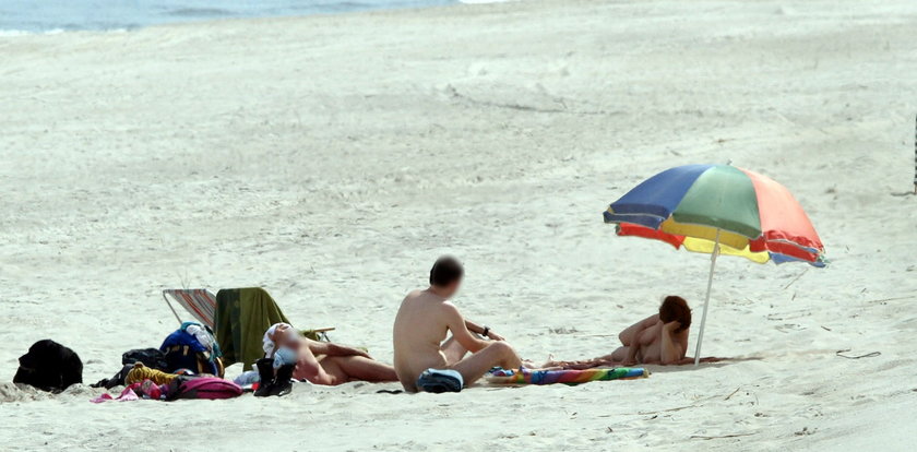 Polskie plaże dla naturystów. Tam opalają się golasy!