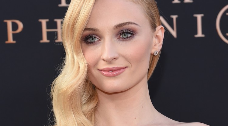 Hollywood egyik legfényesebb csillaga, Sophie Turner.