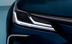 Nowa Toyota Corolla na rynku. Hybryda 1.8 w cenie silnika 1.5. Oto różnice